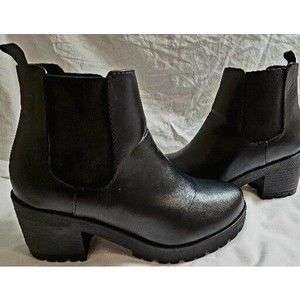 Soda Glove Jaber Ankle Boot W/ Lug Sole Elastic Gore Chunky Heel Size 8 Black